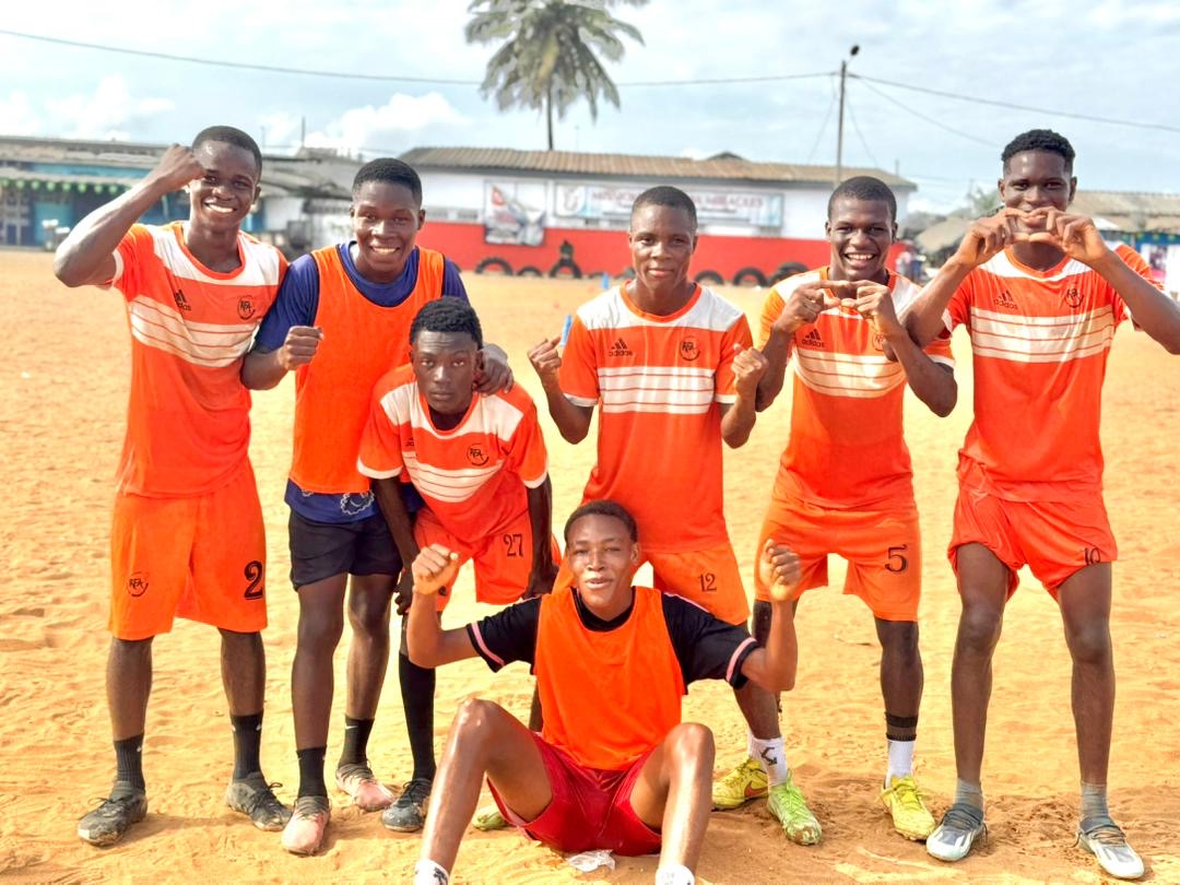 Portrait déterminé d'un joueur de la Référence Foot Académie